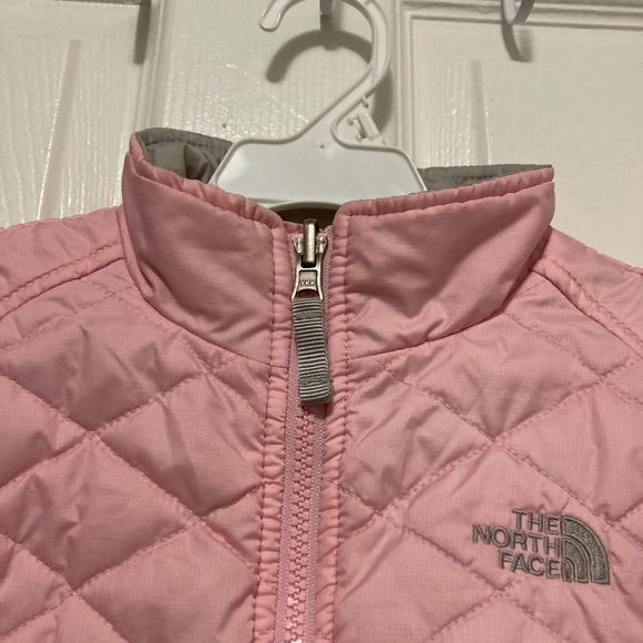 The North Face Pink Quilted Mock Neck Jacket - Picture 5 of 9